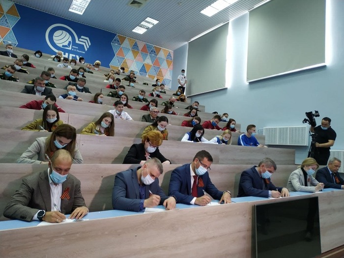 IMG 12ba458fa6db10514f5286d3348d5519 V