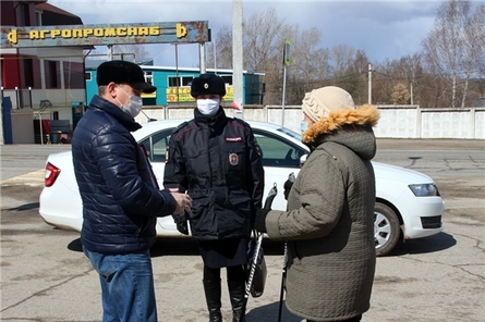 Мобильные группы в дороге: люди сидят по домам,  на предприятиях соблюдают все санитарные правила