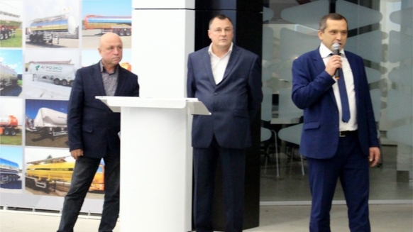 Глава администрации Моргаушского района Р.Н. Тимофеев поздравил коллектив ЗАО «ЧП "Сеспель» с 30-летием предприятия