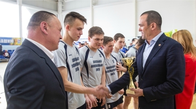 Глава Чувашии поздравил победителей и призеров суперфинала IX чемпионата «Школьной волейбольной лиги Чувашской Республики»