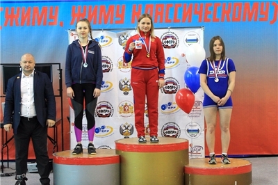 Спортсмены Чувашии показали достойные результаты на чемпионате и первенстве России по пауэрлифтингу